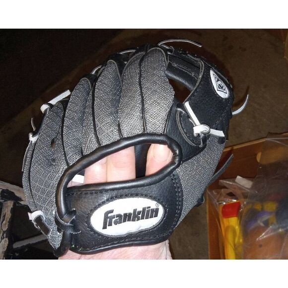 Franklin Mesh Tek 22827 -8” Kids Tee ball Glove Mitt  Right Hand Throw Dura Bond - Picture 4 of 5
